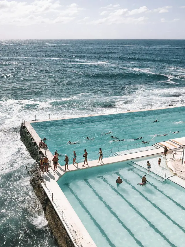 06/09 - Bondi Coastal walk finish at Sundays