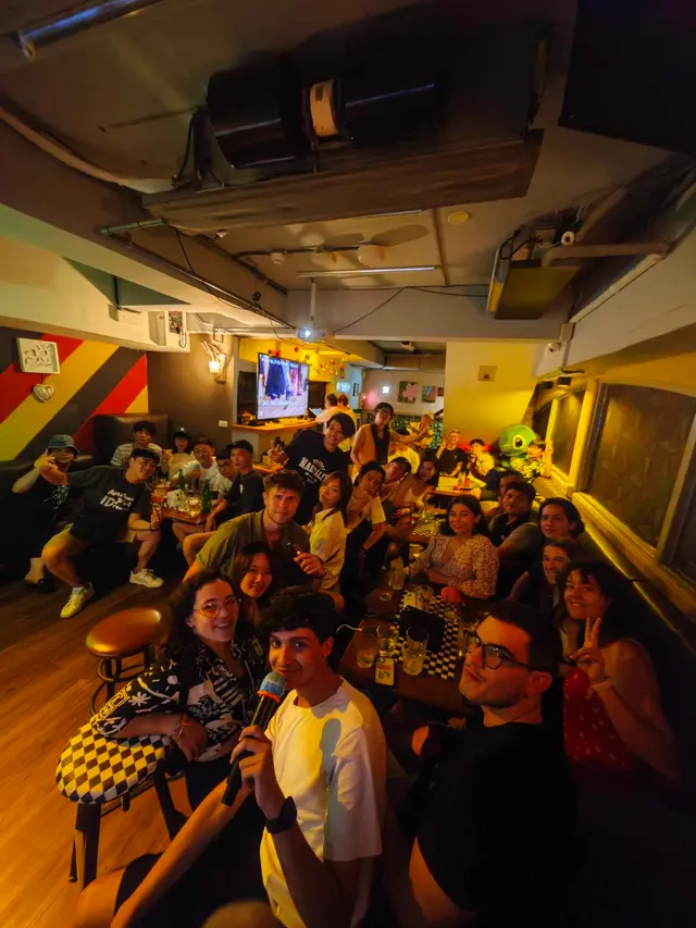 Taipei 30s+ Social & Throwback Karaoke Night｜30+ 交友金曲之夜・匹克球找球友 🎤🏓✨