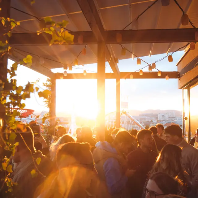 Rooftop Live Music: Electronic House with PapiH