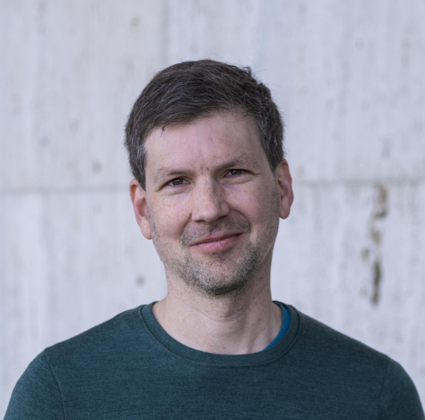 Simon Russell